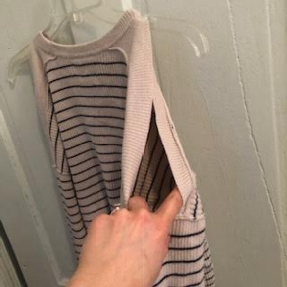 Lucky Brand Cold Shoulder Sweater Size M - Picture 4 of 6